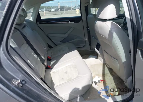 2015 Volkswagen Passat 2.0L Tdi Sel Premium z USA, uszkodzony, nr VIN 1VWCV7A3XFC095462